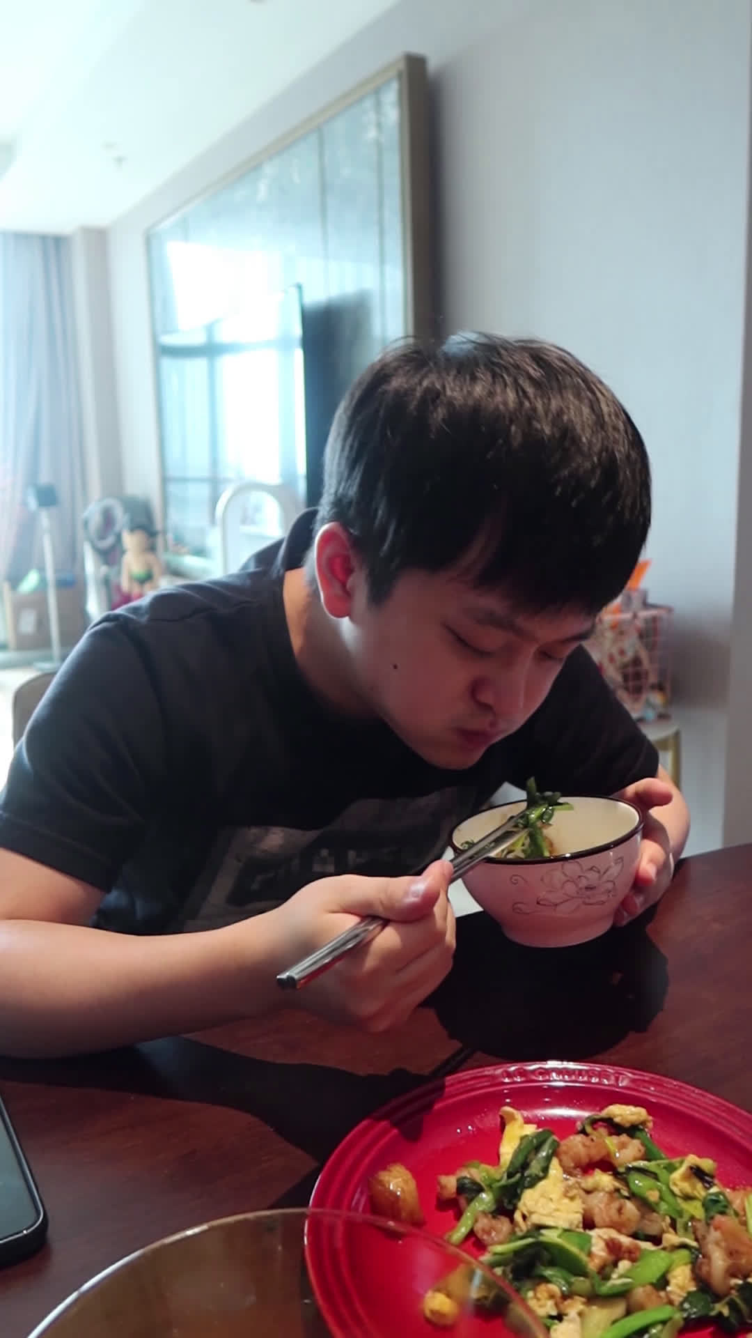 今天用康巴赫煎炒两用锅做了一顿大餐...